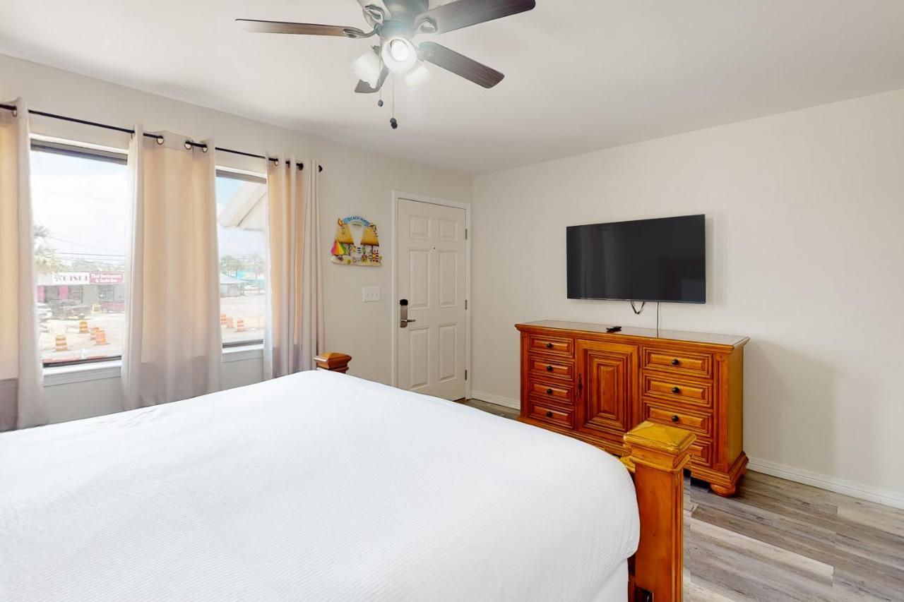 Front Retreat C & D2 * Panama City Beach